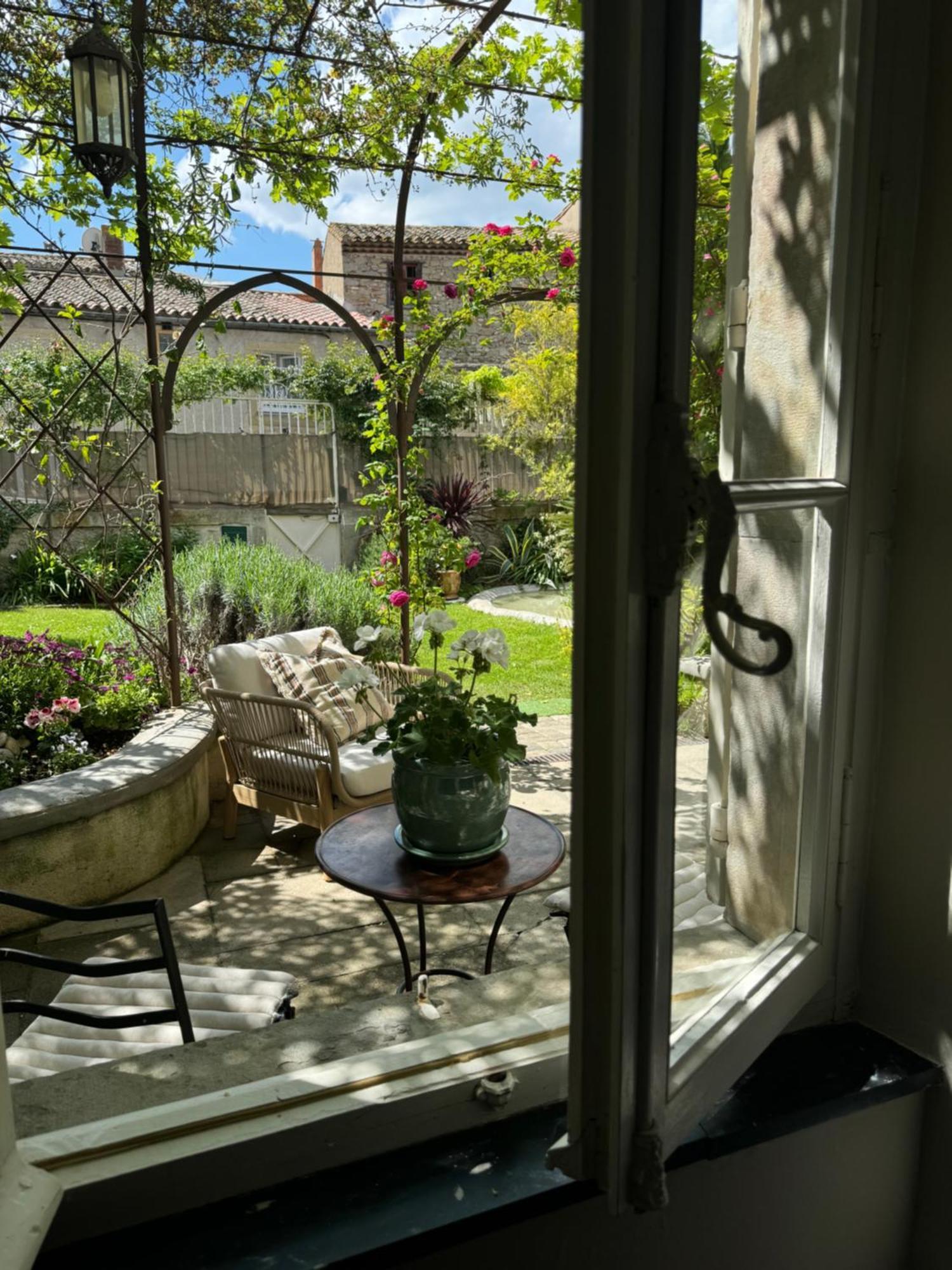Le Patio Des Senteurs Bed & Breakfast Verzeille Dış mekan fotoğraf