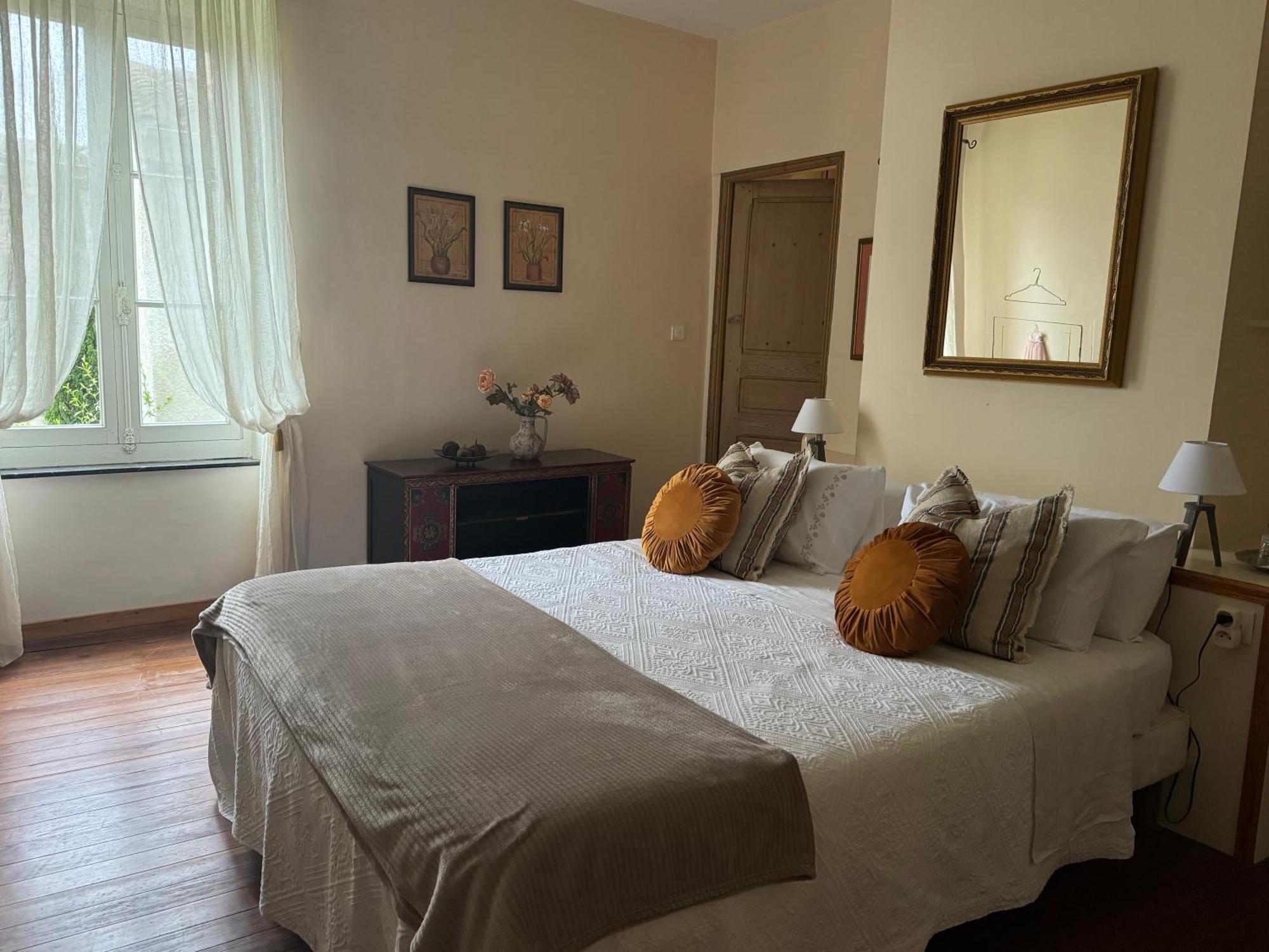 Le Patio Des Senteurs Bed & Breakfast Verzeille Dış mekan fotoğraf